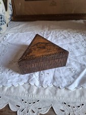 ANCIENNE BOITE EN BOIS FORME