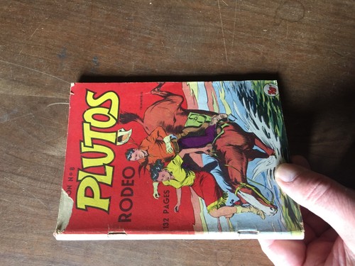 Petit format plutos - petit,