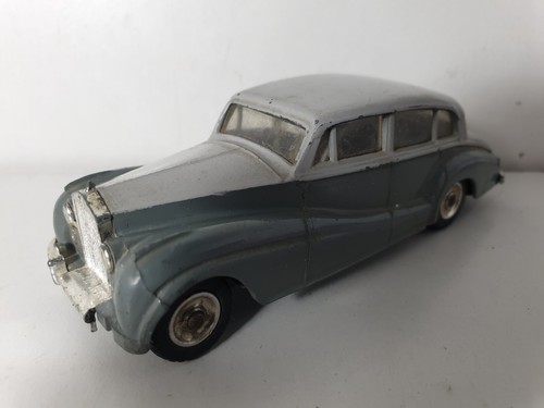 Voiture ancienne dinky toys - voiture,