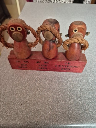 Les singes sagesse en - la,