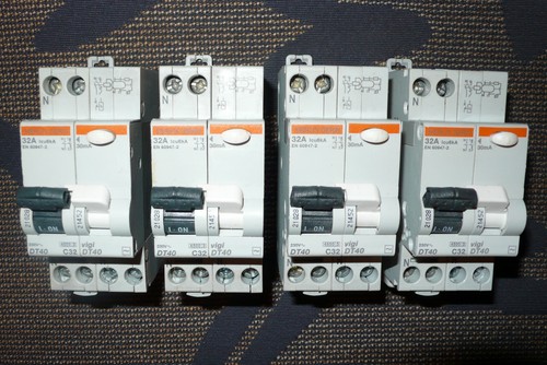 Disjoncteur differentiel 32a - differentiel,