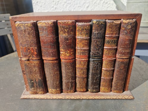 Boîte ancienne livres - ancienne, À