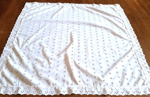 Nappe brodée désitée - brodée,