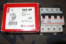 DISJONCTEUR TETRAPOLAIRE 63A