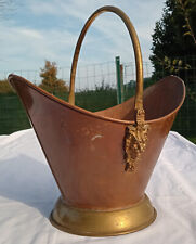 Ancien seau à cendres charbon cuivre laiton têtes de lion Haut 35 cm long 30 cm