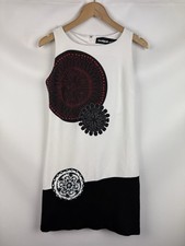 Robe sans manches pour femme