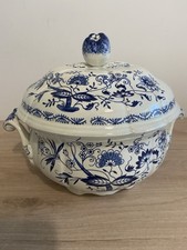 1 légumier soupière terre de fer Lunéville, décor floral bleu, oignons bleus