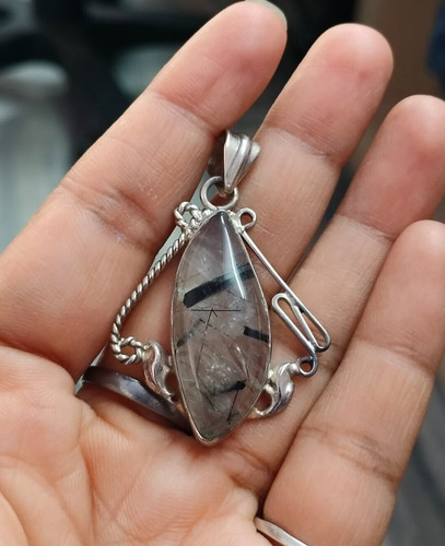 Pendentif pierre précieuse