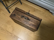 ancienne Malle  Valise En Bois Fermeture Et Poignet En Ferrure Épaisse