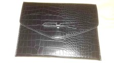 pochette à main de soir Luxe Galeries Lafayette cuir efet crocodil boucle laçet 