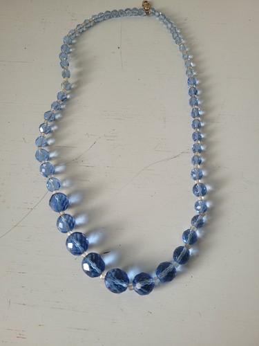Collier ancien lucite bleu - collier,