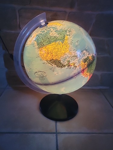 Globe terrestre lumineux terre - terrestre,