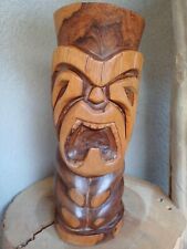 Polynésie totem tiki sculpté en bois