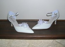 Très jolis escarpins blancs