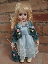 SUPERBE POUPEE