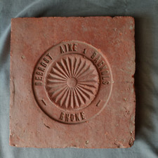 TOMETTE TERRE CUITE PUBLICITAIRE DEBROST AINE BAGNOLS RHONE TUILERIE FIN 19ème