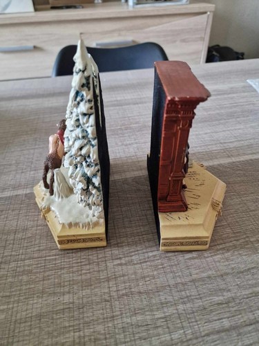 Figurine serre livres monde - serre,