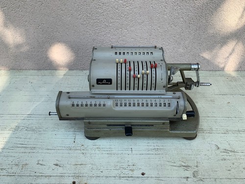 Ancienne machine calculer - ancienne,