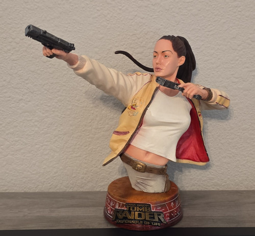 Sota toys lara croft tomb - lara,