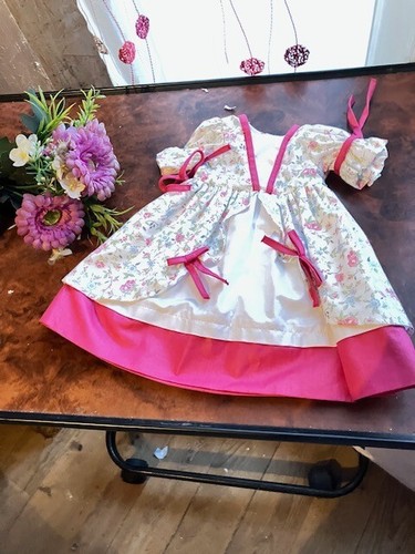 Robe neuve pour - pour, marie