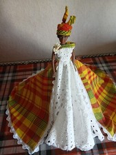 Magnifique poupée antillaise