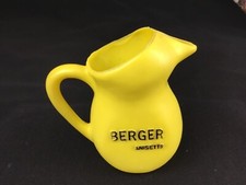 Ancien pichet pot à eau