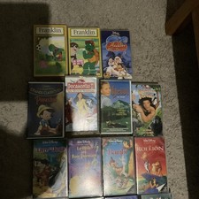 Lot 23 Cassettes VHS  les grands classiques Walt DISNEY  Et D’autres Collection