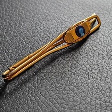 Épingle à cravate vierge Marie sur émail bleu plaqué or