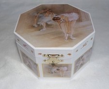 Boite à musique et à bijoux