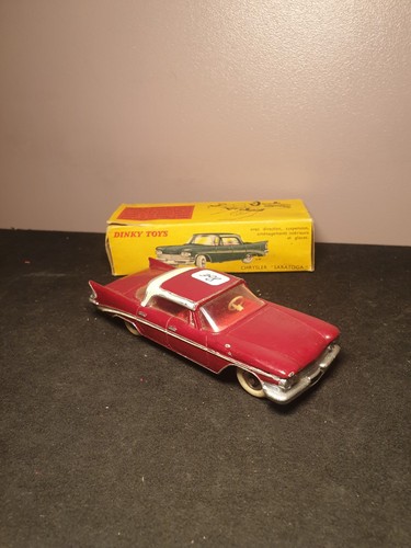 Dinky toys chrysler saratoga - chrysler,