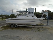 Twin Vee 26' Cuddy Cabin