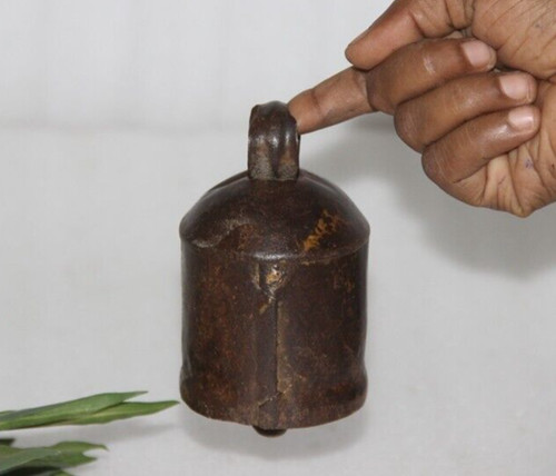 Cloche vache fer - en, antique