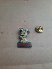 Pin's Idefix Asterix Pompe