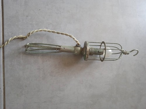 Ancienne lampe baladeuse - ancienne,