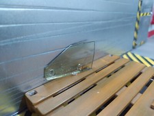 1/18 Vitre porte avant gauche Peugeot 605 SV Solido/ Majorette