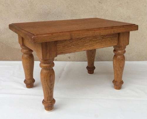 Repose pieds tabouret - -,