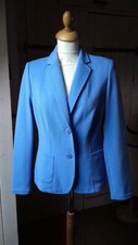Veste fermée par 2 boutons col V marque Lebek taille 40 bleu ciel 