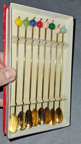 Boîte cuillères à - de, 8