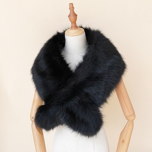 Femme fausse fourrure - fourrure, col