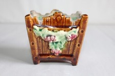 Ancien cache-pot miniature en barbotine, jardinière raisin, dim. 7.5 x 6 cm