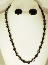 COLLIER EPINGLE A JABOT JAIS