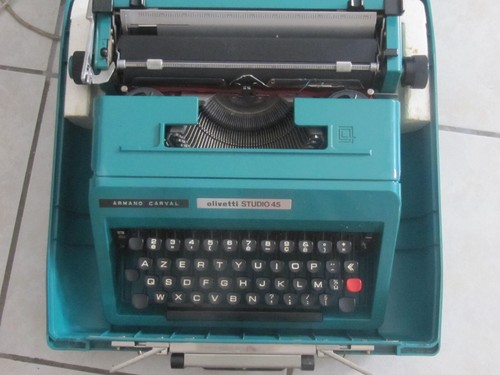 Machine écrire olivetti - à,