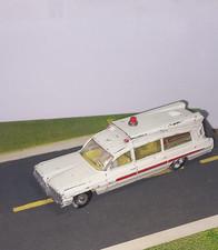 DINKY TOYS AMBULANCE SUPERIOR