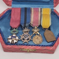 Lot de 4 médailles de