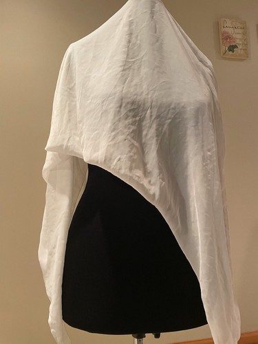 Square light white hijab - white,