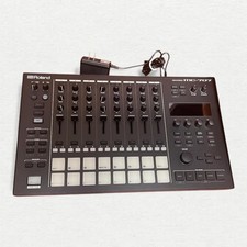 Roland MC-707 Groovebox Tabletop Pad Déclenche les faders effets intégrés...