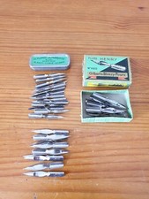 2 boites de plumes La