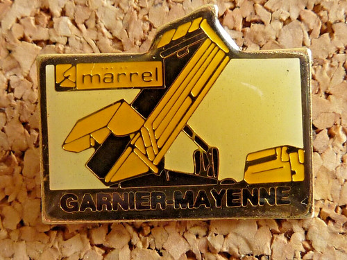 Pin pins badge automobile - pin's,