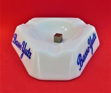 Cendrier publicitaire : –