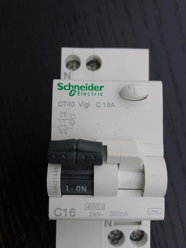 Schneider disjoncteur 16 - al,